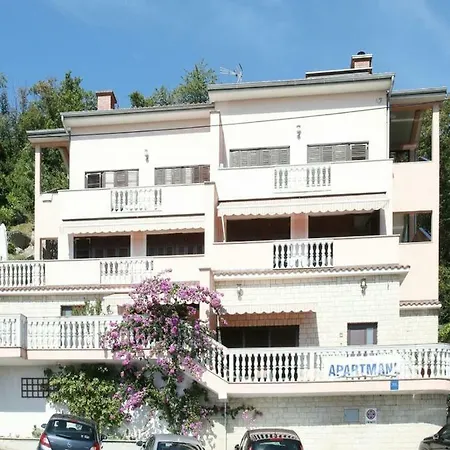 Apartment Ana *