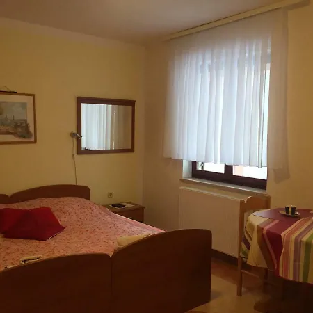 Ana Apartamento