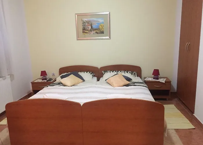 Ana Apartment *