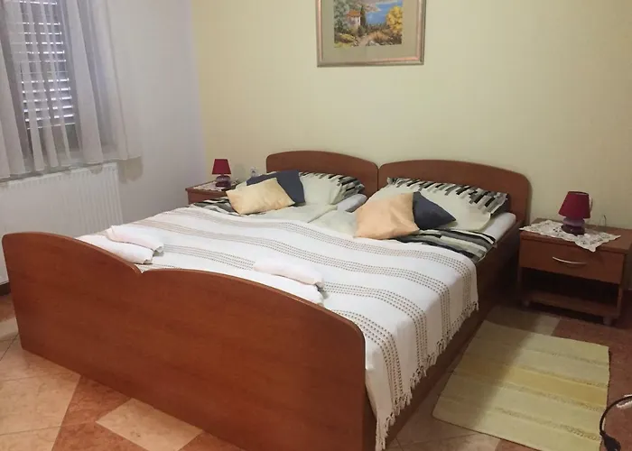 Apartment Ana *